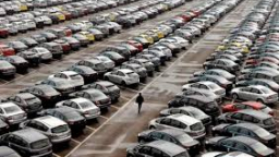 Tăng phí trước bạ một số dòng xe ô tô, xe máy